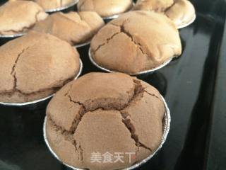 可可戚风杯子蛋糕的做法步骤：17