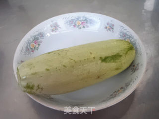 胡萝卜炒西葫芦的做法步骤：1