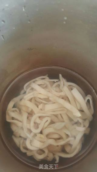 自制皮冻----豆浆机版的做法步骤：2