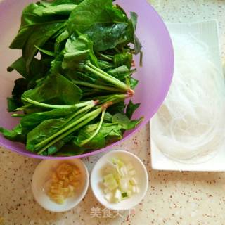 菠菜粉丝的做法步骤：1