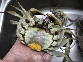 螃蟹鲫鱼煲的做法步骤：2
