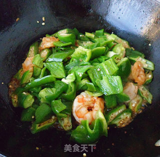 秋葵青椒炒虾仁的做法步骤：7