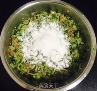 炸萝卜丝肉丸子的做法步骤：6