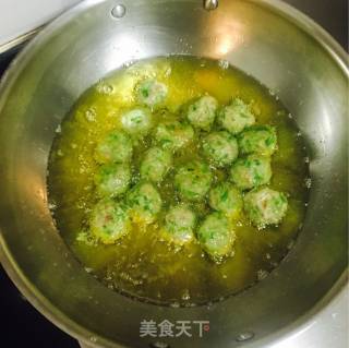 炸萝卜丝肉丸子的做法步骤：8