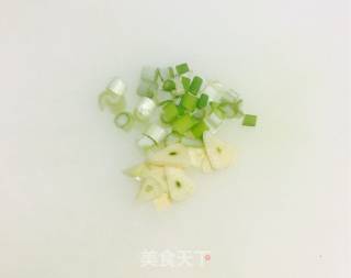 五花肉炒梅豆的做法步骤：4