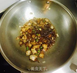 五花肉炒梅豆的做法步骤：6