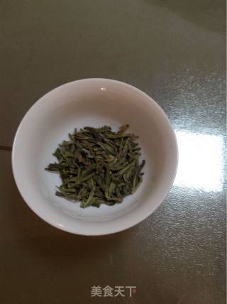 避风塘龙井虾仁的做法步骤：3