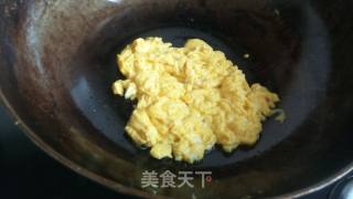 黄豆酱煎鸡蛋的做法步骤：3