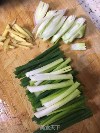 酱烧香辣鸡翅（电饭煲版）的做法步骤：2