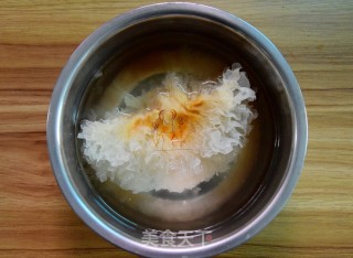 核桃银耳紫薯粥的做法步骤：2