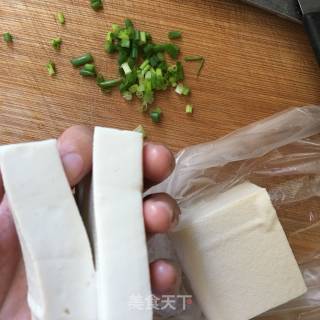 香辣豆腐的做法步骤：1
