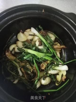 砂锅三文鱼头的做法步骤：3