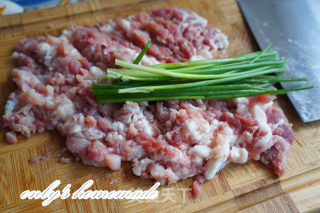 榨菜鲜肉月饼的做法步骤：2