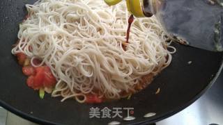 鸡蛋蔬菜炒面的做法步骤：11