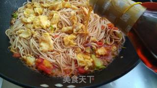 鸡蛋蔬菜炒面的做法步骤：13