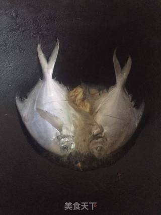 鲳鱼的做法步骤：3