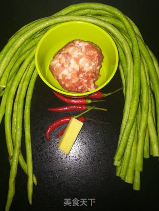 肉末豇豆的做法步骤：1