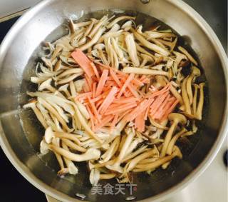 秋季滋阴润肺之蘑菇汤的做法步骤：8