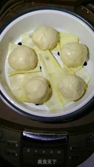 牛奶大馒头的做法步骤：12