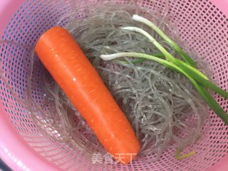 凉拌豆芽红薯粉的做法步骤：1