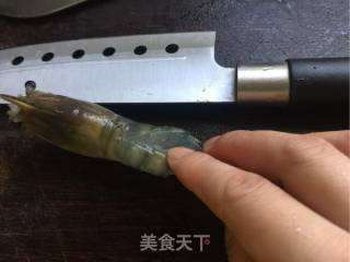 避风塘炒虾的做法步骤：2