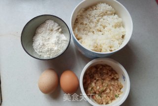 鸡蛋米饭饼的做法步骤：1