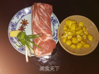 板栗红烧肉的做法步骤：1