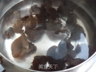 糖醋木耳炒山药的做法步骤：3