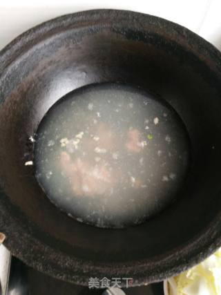 白菜牛肉丸子汤的做法步骤：4