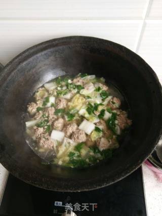白菜牛肉丸子汤的做法步骤：9