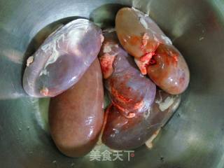 改腰花的做法步骤：1