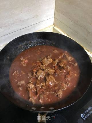 红烧蕃茄牛肉拉面的做法步骤：2