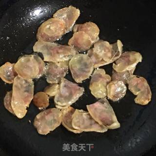 鲜菇毛豆炒腊肠的做法步骤：7