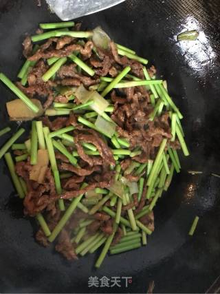 蒜苔炒肉蘑菇里脊肉的做法步骤：3