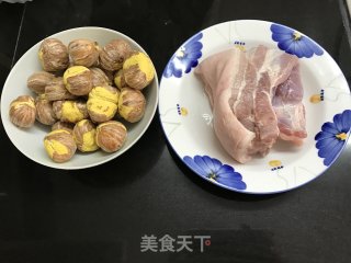 红烧栗子烧肉的做法步骤：1