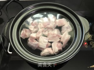 红烧栗子烧肉的做法步骤：3