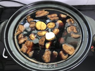 红烧栗子烧肉的做法步骤：6