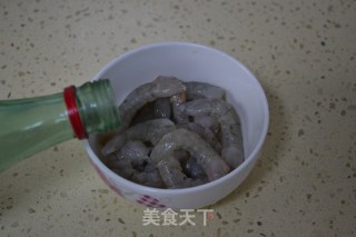 虾仁炒娃娃菜的做法步骤：2