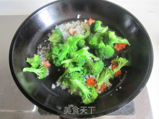 蒜蓉炒西兰花的做法步骤：7
