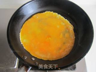 芦笋口蘑炒鸡蛋的做法步骤：4