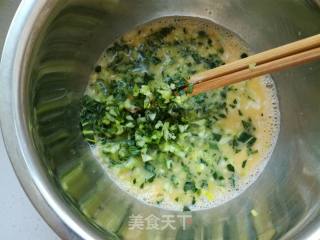 小油菜鸡蛋卷饼的做法步骤：9