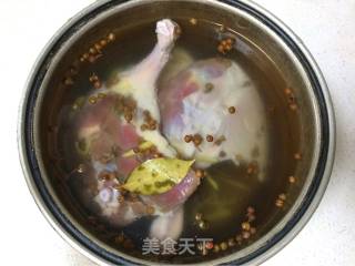 盐水鸭腿的做法步骤：5