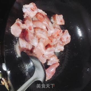 糖醋排骨的做法步骤：3
