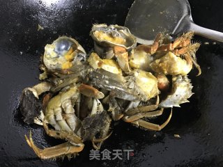 汁浓味鲜的香辣蟹的做法步骤：10