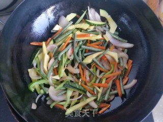 五彩粉皮的做法步骤：5
