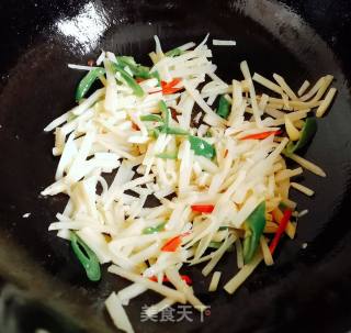 鱼香肉丝的做法步骤：3
