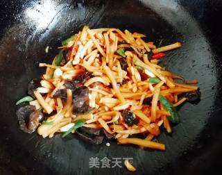 鱼香肉丝的做法步骤：5