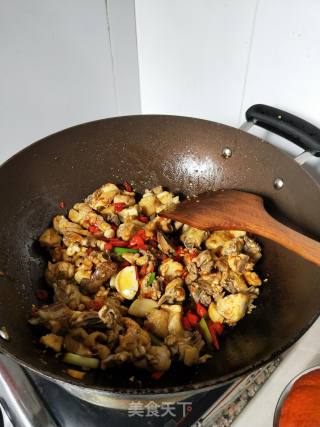 剁椒土豆烧鸡块的做法步骤：7