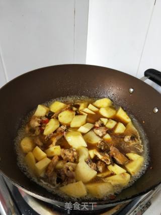 剁椒土豆烧鸡块的做法步骤：9