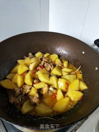 剁椒土豆烧鸡块的做法步骤：10
